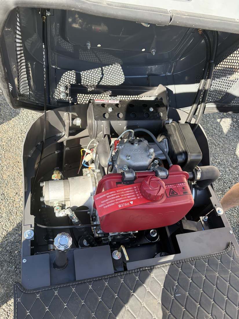 JHM10 mini excavator engine bay