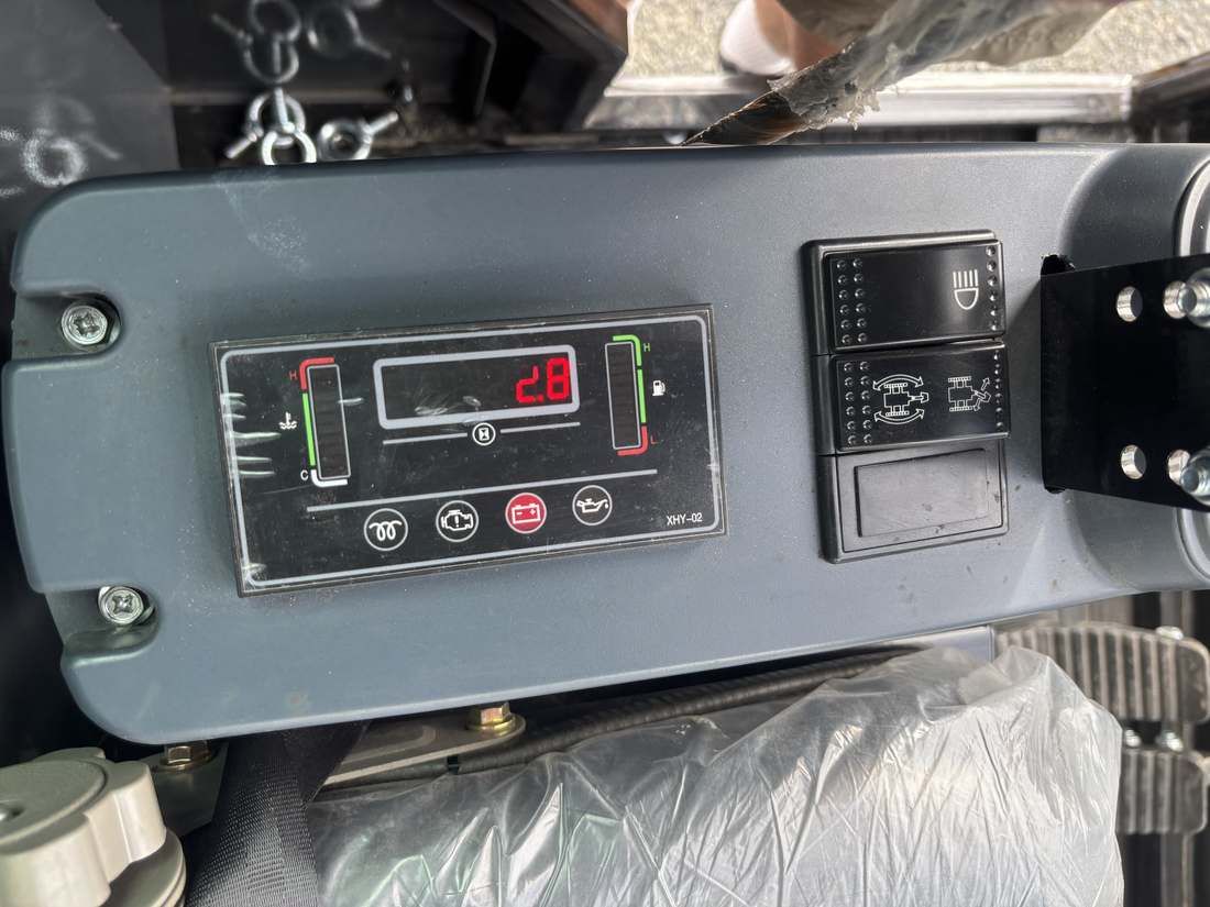JHM30 mini excavator dash controls