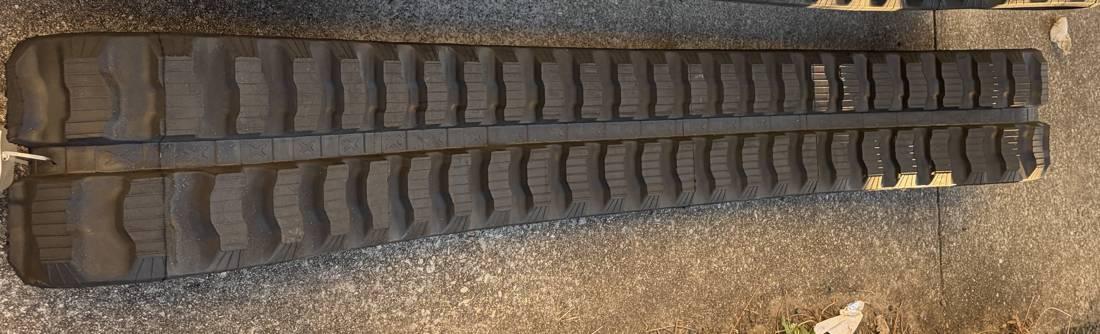 250 x 72 x 53 rubber excavator tracks, pair, brand new